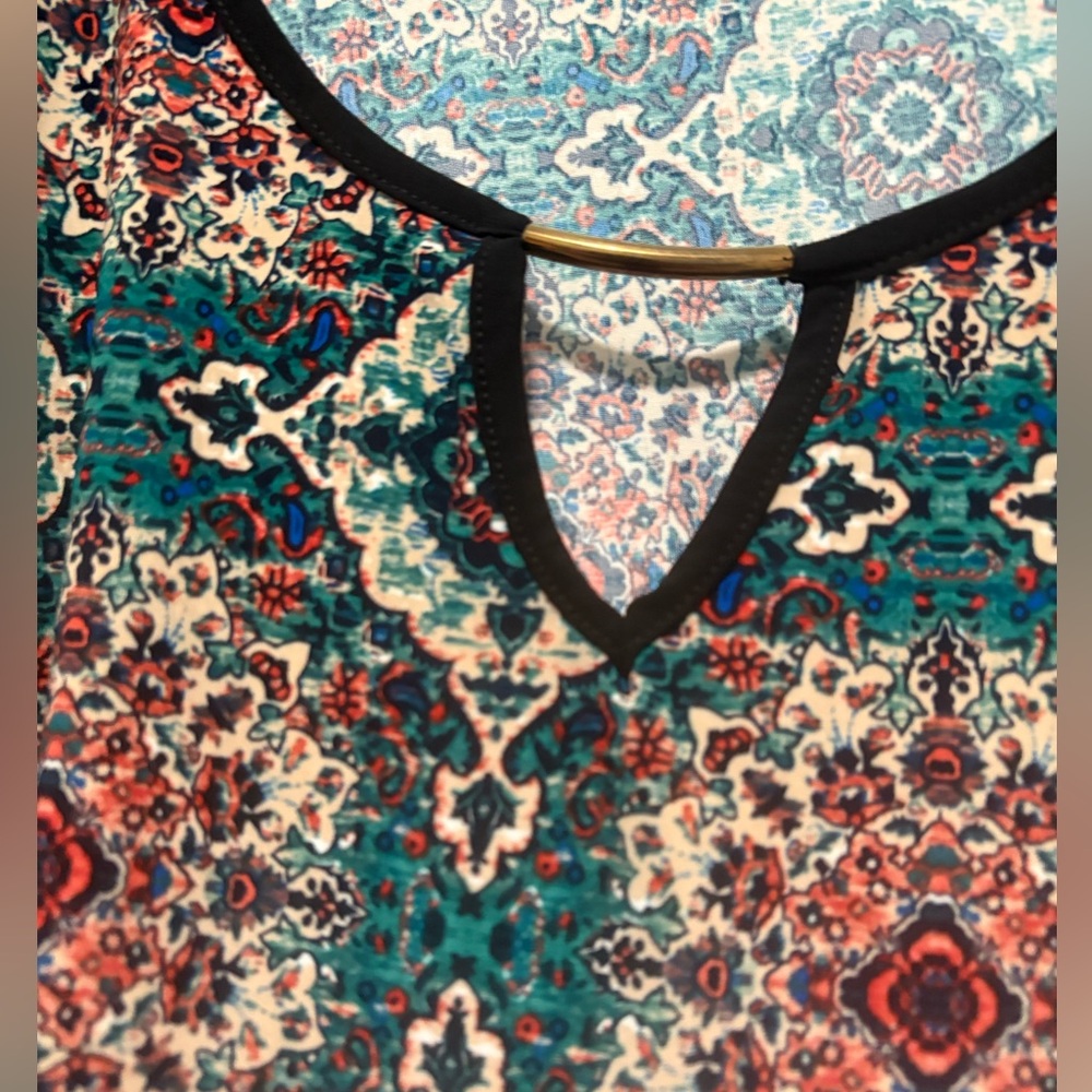 Colorful Tunic Length Top - Picture 4 of 5